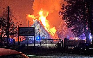 Budynek mieszkalny w ogniu. Sześć rodzin straciło dach nad głową